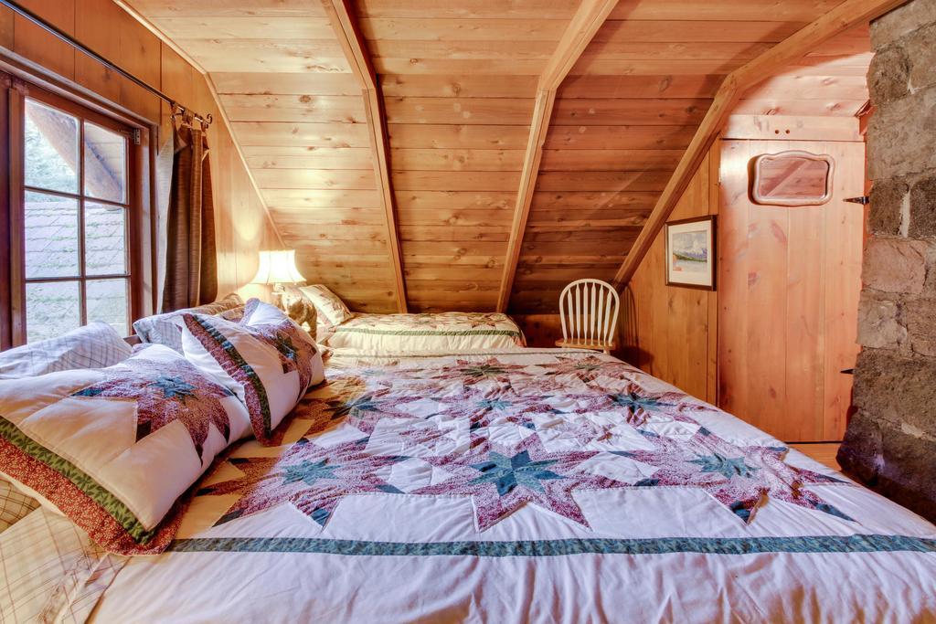 Zoe's Log Cabin Welches Buitenkant foto