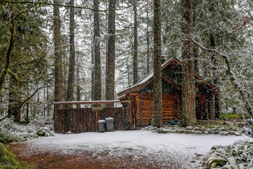 Zoe's Log Cabin Welches Buitenkant foto