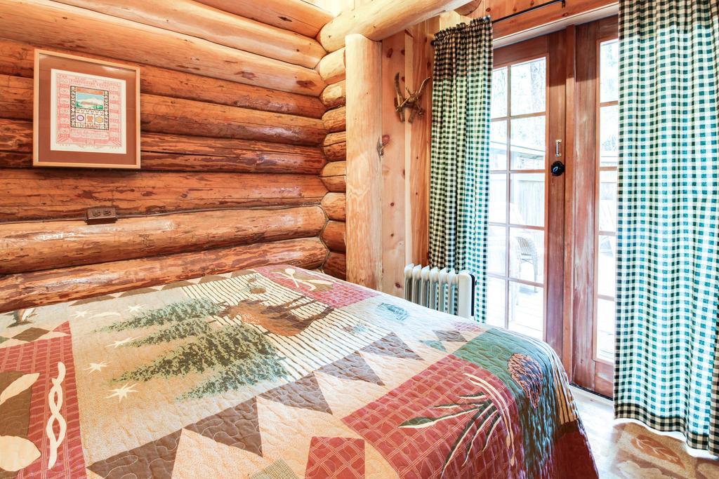 Zoe's Log Cabin Welches Buitenkant foto